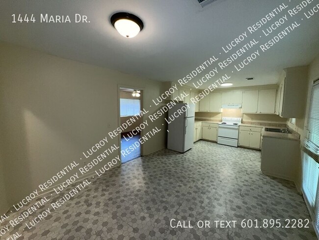 Foto del edificio - 1444 Maria Dr