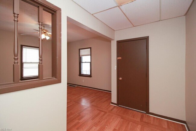 Foto del edificio - 13437 Kirton Ave