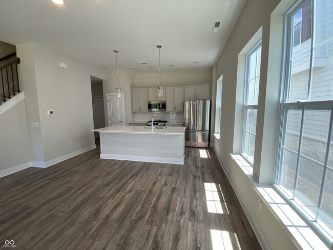 Building Photo - 1070 Valentine Ln