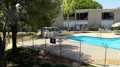 Building Photo - 6125 E Indian School Rd