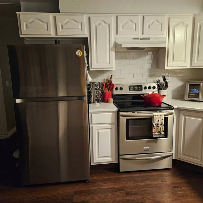 Building Photo - 175 W 400 S