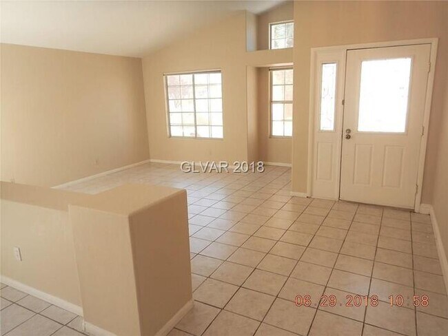 Building Photo - WONDERFUL GREEN VALLEY SINGLE STORY HOME W/POOL!!