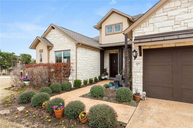 Building Photo - 205 Mia Dr