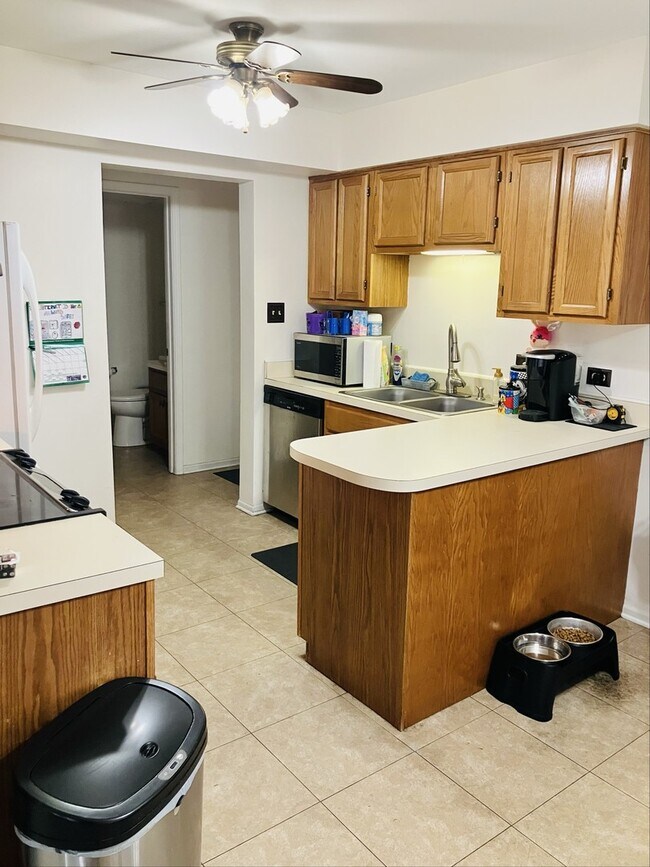 Foto del edificio - 3524 Willowview Ct