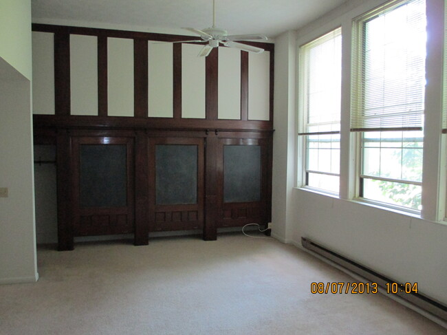 Building Photo - 42 Rochester St