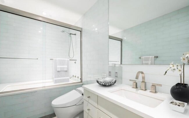 Building Photo - 2 bedroom in New York NY 10017