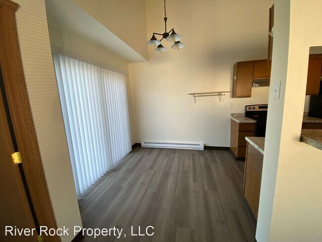 Foto del edificio - 3 br, 1 bath House - 85D Center Street