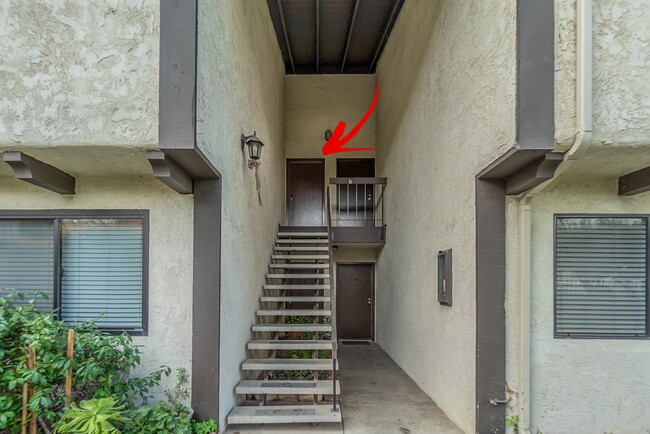 Building Photo - 1676 Maple Ave