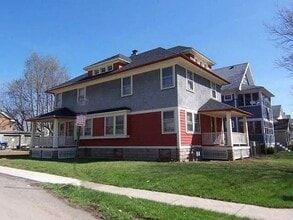 Building Photo - 186 Spruce Ave