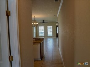 Building Photo - 1651 Hanz Dr