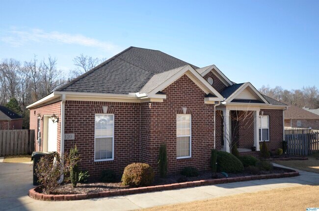 Building Photo - 120 Huston Ct