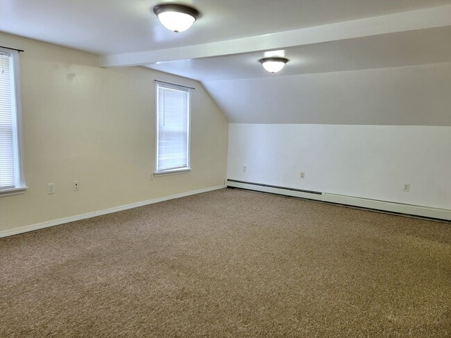 Building Photo - 883 Josephine Ave