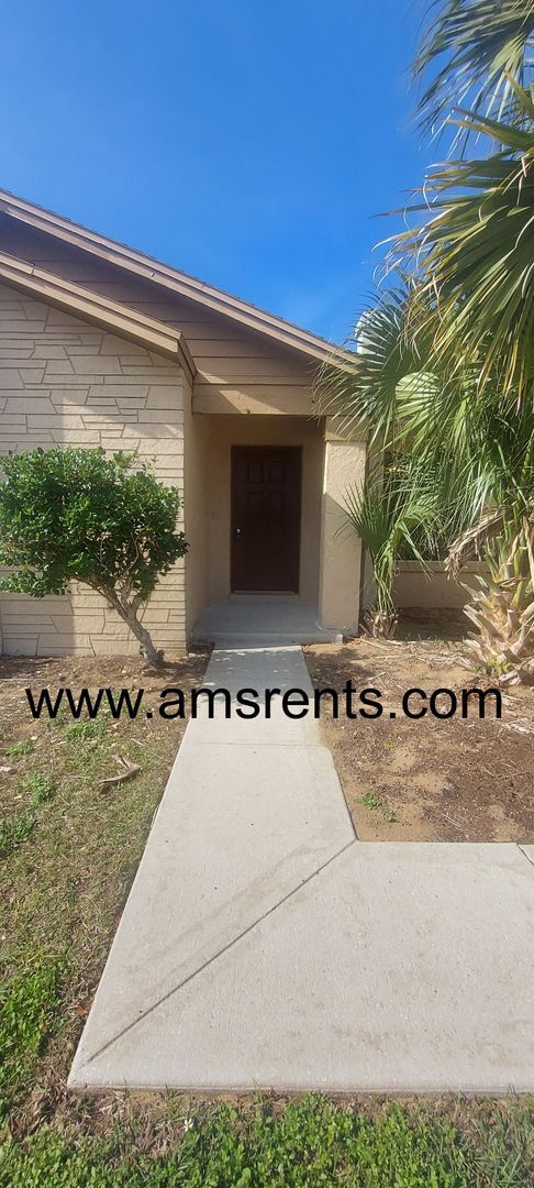 Building Photo - 4 bedroom Home in Kissimmee