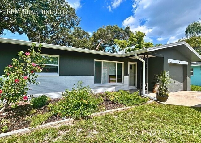 Building Photo - Newly Renovated Home: Modern Upgrades and ...