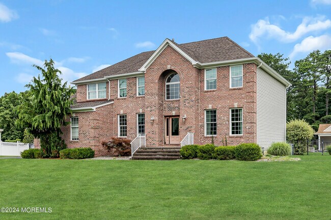Building Photo - 3 Sarah Ct