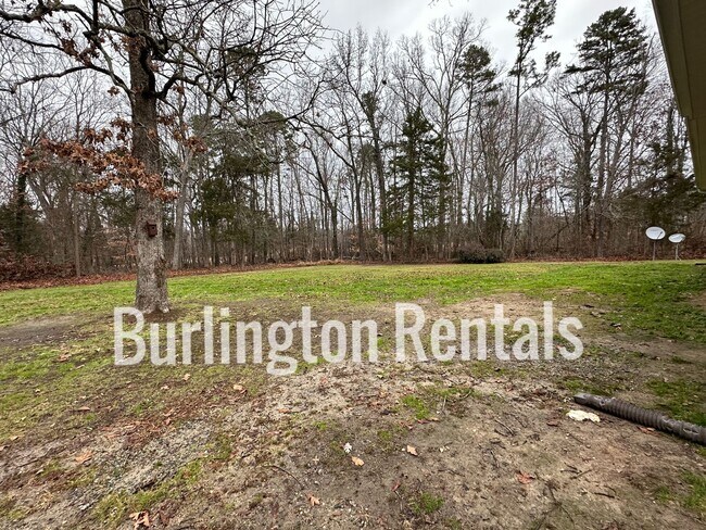 Foto del edificio - Mebane