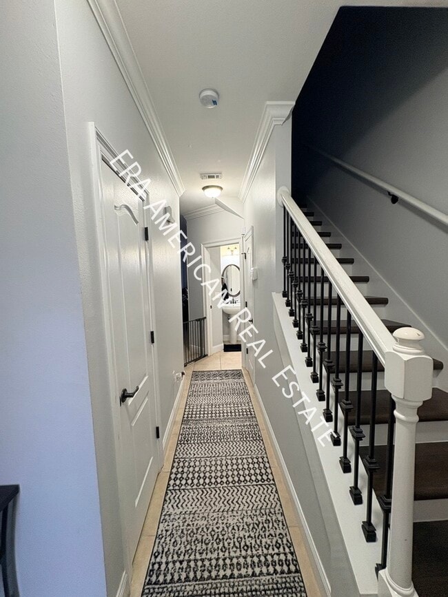 Building Photo - 485 Westgate Wy