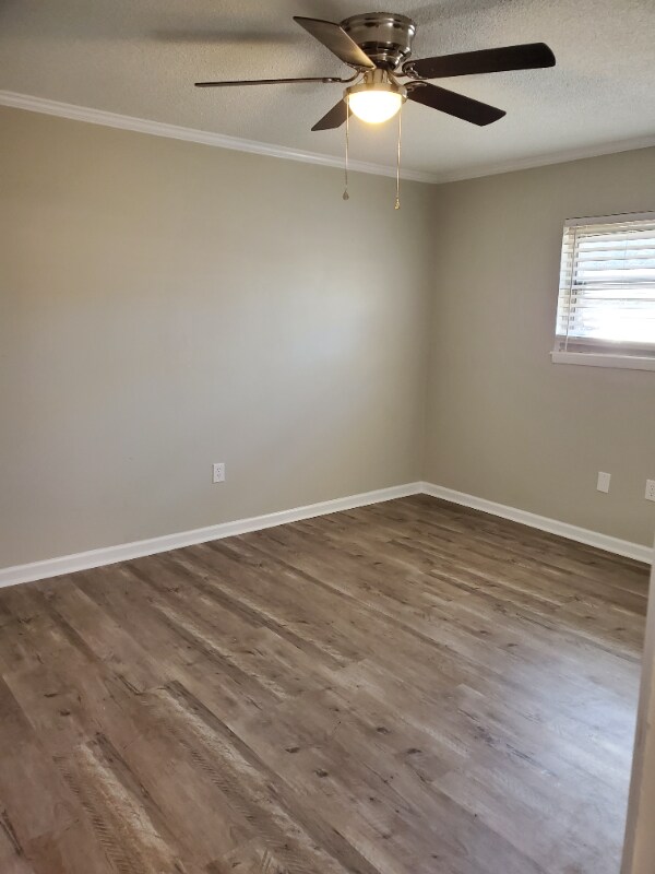 Foto del edificio - 601 Riverhill Cir