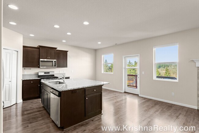 Foto del edificio - Beautiful 4 BD* 2.5 BA* +Bonus Room* Singl...