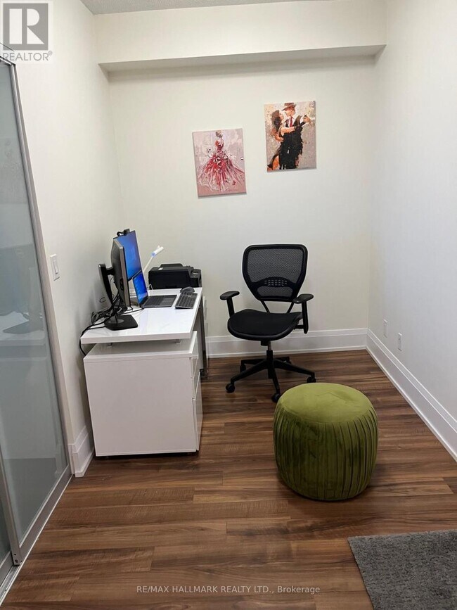 Photo du bâtiment - 120 Harrison Garden Blvd