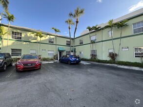 Building Photo - 323 Almeria Rd