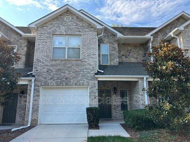 Building Photo - 45 Four Farms Cir