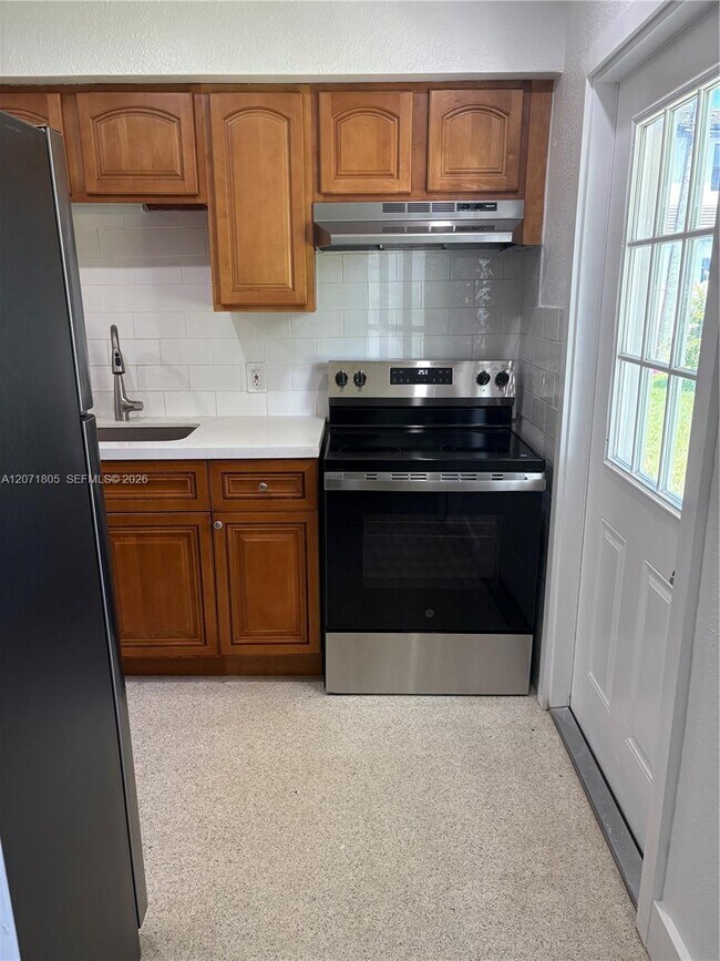 Foto del edificio - 5080 SW 26th Ave