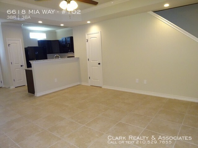 Building Photo - 6618 Mia Way #102, San Antonio, TX. 78233