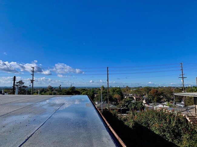 Building Photo - 3418 S Centinela Ave