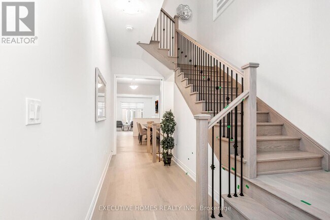 Building Photo - 1371 Peony Path