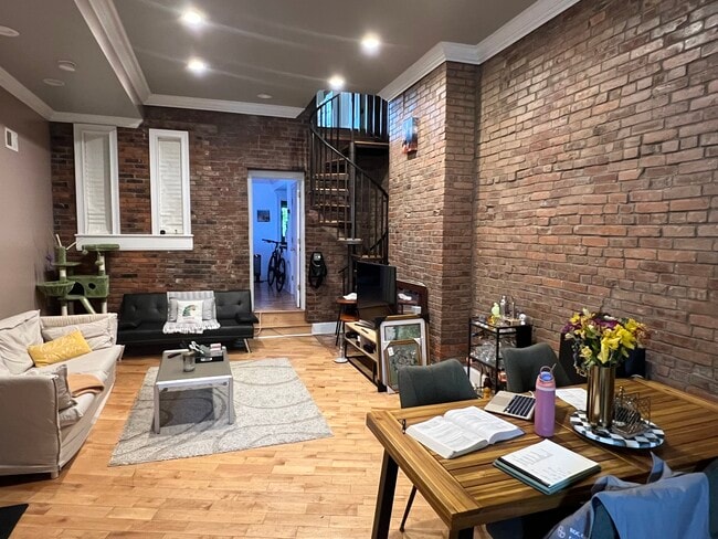 Living area (ground floor) - 1714 Sarah St