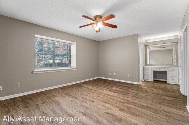 Building Photo - 3 br, 2 bath House - 9443 Shartel Dr