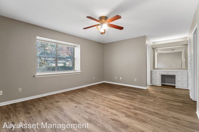 Foto del edificio - 3 br, 2 bath House - 9443 Shartel Dr