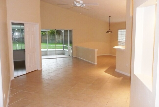 Foto del edificio - Lake Mary 3 Bed 2 bath Pool with Pet frien...