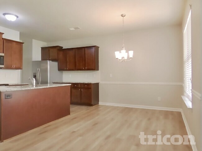 Building Photo - 2314 Shady Dr