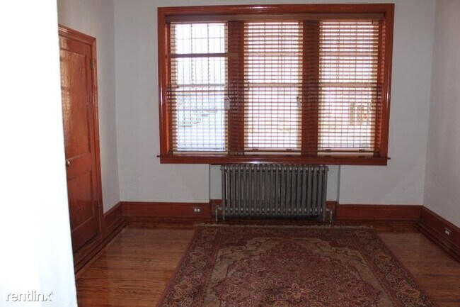 Building Photo - 4054 Chestnut St