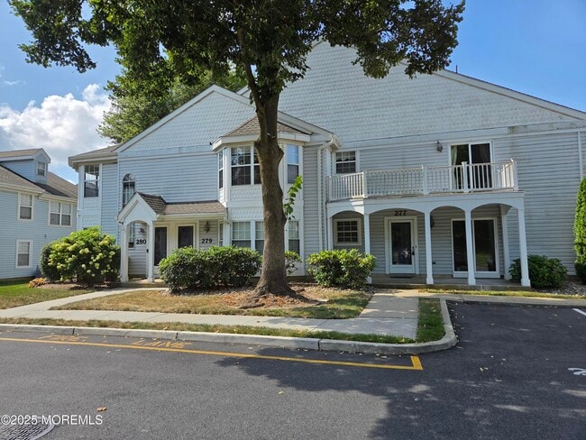 Building Photo - 277 Tulip Ln