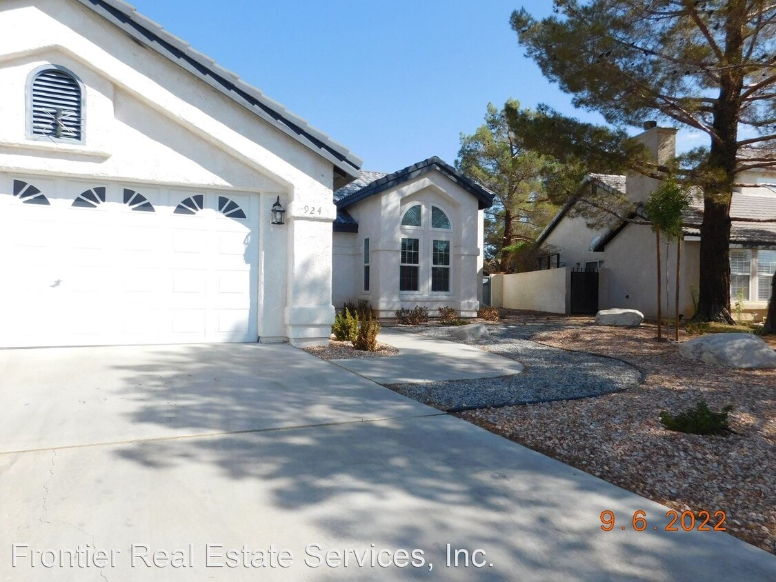 3 br, 2 bath House 924 W Margaret Ave House Rental in Ridgecrest