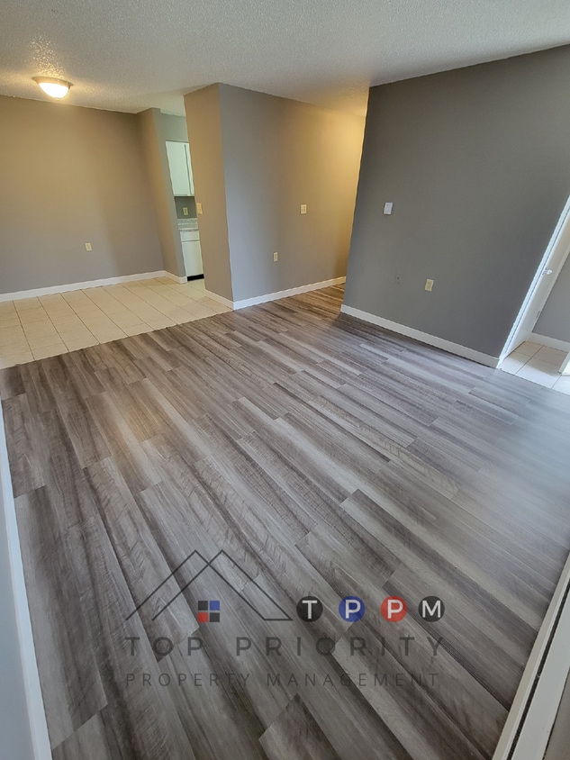 Primary Photo - 2 Bedroom | 1 Bathroom Unit in Dysart Avai...