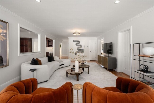 Foto del edificio - 150 Country Club Rd