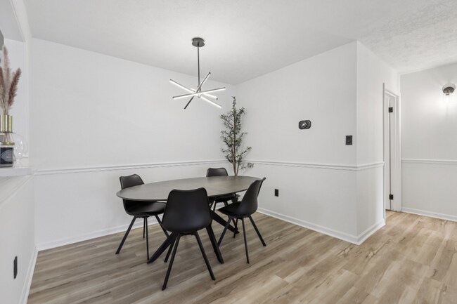 Foto del edificio - 2209 Hunters Run Dr