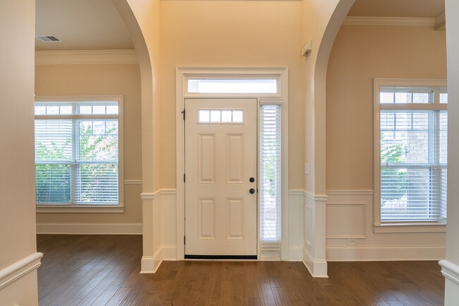 Foto del edificio - 1037 Dietrich Ln