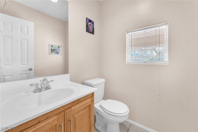 Building Photo - 2526 Begonia Valley Ave