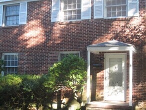 Building Photo - 1633-1635 Enoree Ave