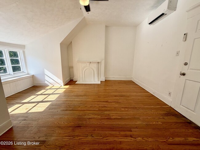 Building Photo - 1466 St James Ct