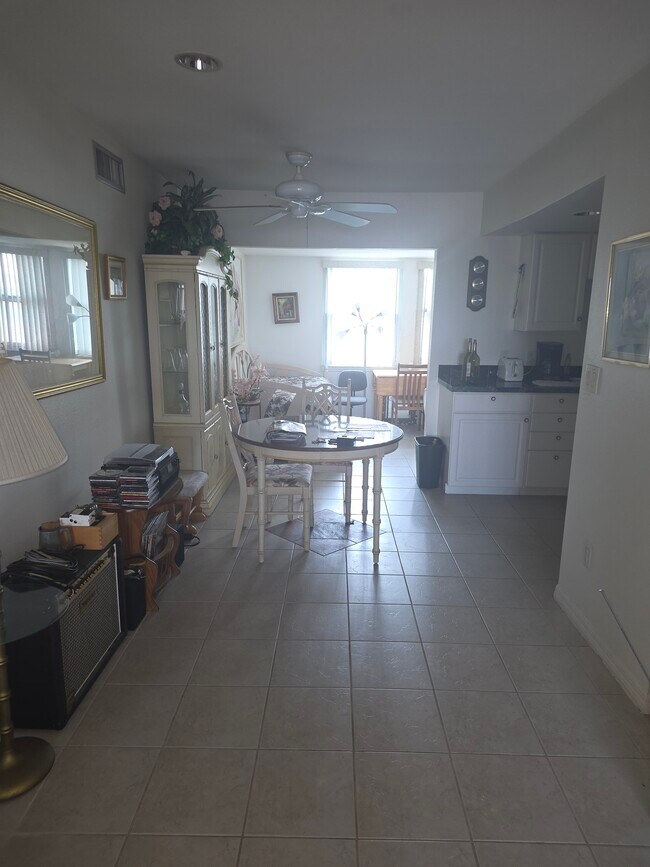 Building Photo - 4158 Tamiami Trl