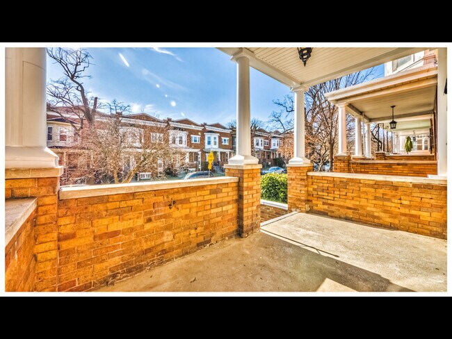 Foto del edificio - 810 Brooks Ln