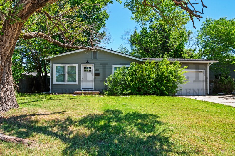 Primary Photo - 2808 S Glenn Ave