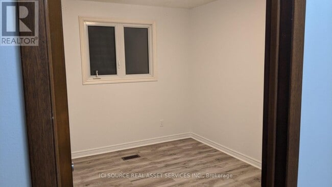 Photo du bâtiment - 354 Park Rd N