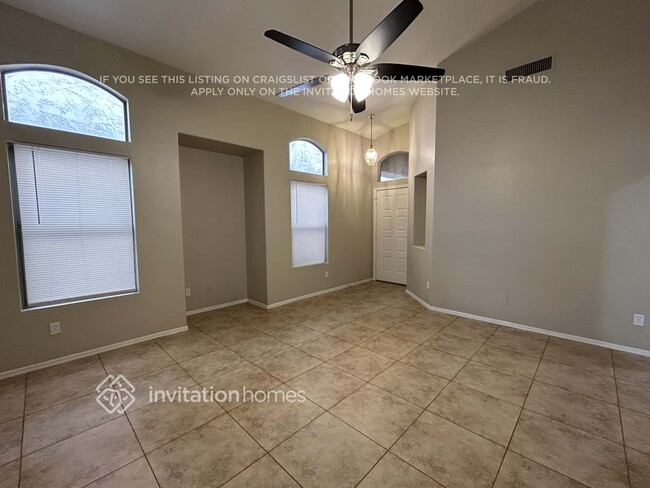 Foto del edificio - 1902 N 106th Ln